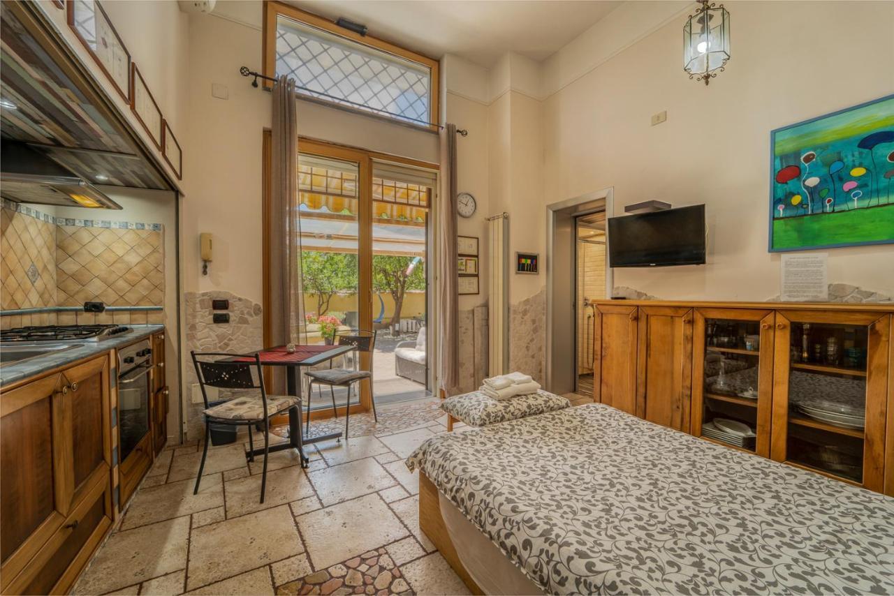 Domus Vesuvia Bed and Breakfast Torre Annunziata Exteriör bild