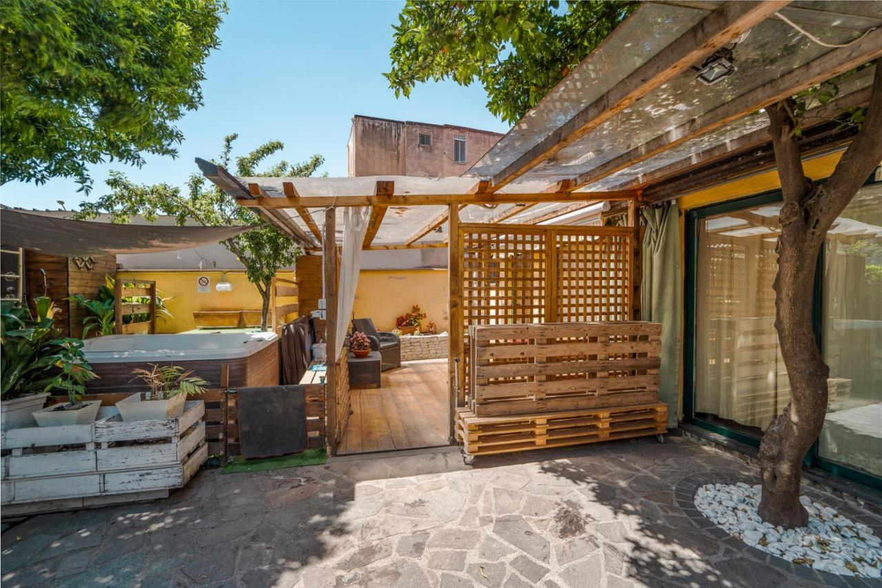 Domus Vesuvia Bed and Breakfast Torre Annunziata Exteriör bild